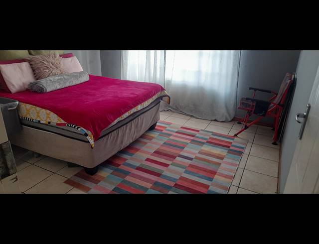 2 BEDROOM TOWNHOUSE FOR SALE IN PHILIP NEL PARK